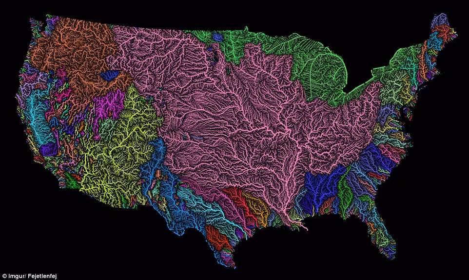 Được biết, bản đồ mới này là sản phẩm công nghệ mới nhất của Fejetlenfej , một nhà địa lý GIS có tiếng tại Mỹ. Để thực hiện bản đồ này, Fejetlenfej sử dụng phần mềm chuyên dụng QGIS mã nguồn mở. trong ảnh, màu hồng là phạm vi của Mississippi - hệ thống sông lớn nhất ở Mỹ.