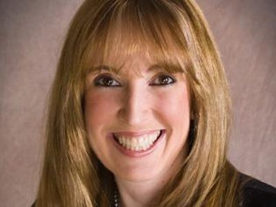 13. Rachael Chambers tham gia Google với vai trò một trợ lý điều hành từ tháng 5/1999. Làm việc cho Google: Tháng 5/1999 - 10/2000. Vị trí gần nhất tại Google: Trợ lý điều hành; sau đó là điều phối viên bán hàng quảng cáo. Công việc hiện tại: Quản lý lập trình tại Cisco.