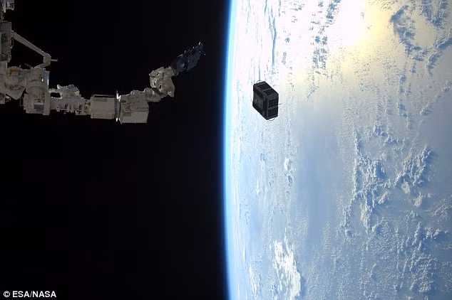 Đây là dự án công nghệ vũ trụ mới nhất của không quân Mỹ có chức năng bảo vệ các phi thuyền đang hoạt động trong không gian tránh khỏi các đe dọa vũ trụ, chặn rác thải vũ trụ. Nguồn ảnh Dailymail. 