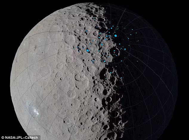 Vùng địa chất khu vực Bắc Bán Cầu của hành tinh này được cho là vùng chứa nhiều băng vĩnh cửu.