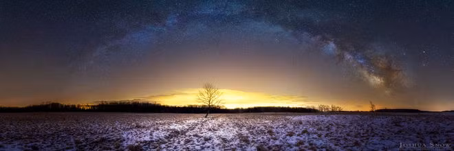 Thiên hà Milky Way bất ngờ khoe sắc trên cánh đồng tại Rừng Quốc gia gần Watkins Glen, New York. Nguồn ảnh: Space.com.