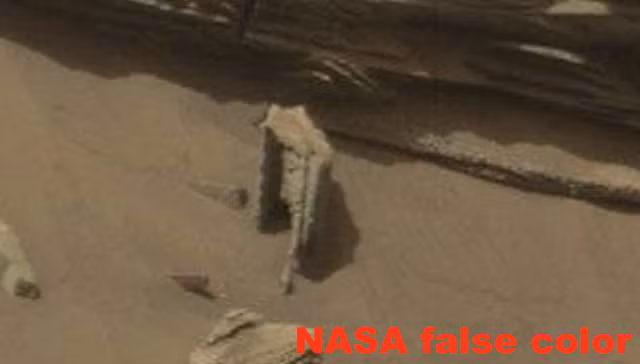 Nhiều chuyên gia săn lùng UFO cho rằng, đây thực sự là một cánh cổng kết nối không gian – thời gian của người ngoài hành tinh, số khác cho rằng đây chỉ là một khối đá tự nhiên có tạo hình tình cờ được phát hiện. Nguồn ảnh: ufosightingsdaily. 