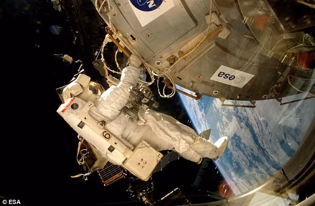 Nam Nam Cuc chung minh su song tren hanh tinh Do-Hinh-3