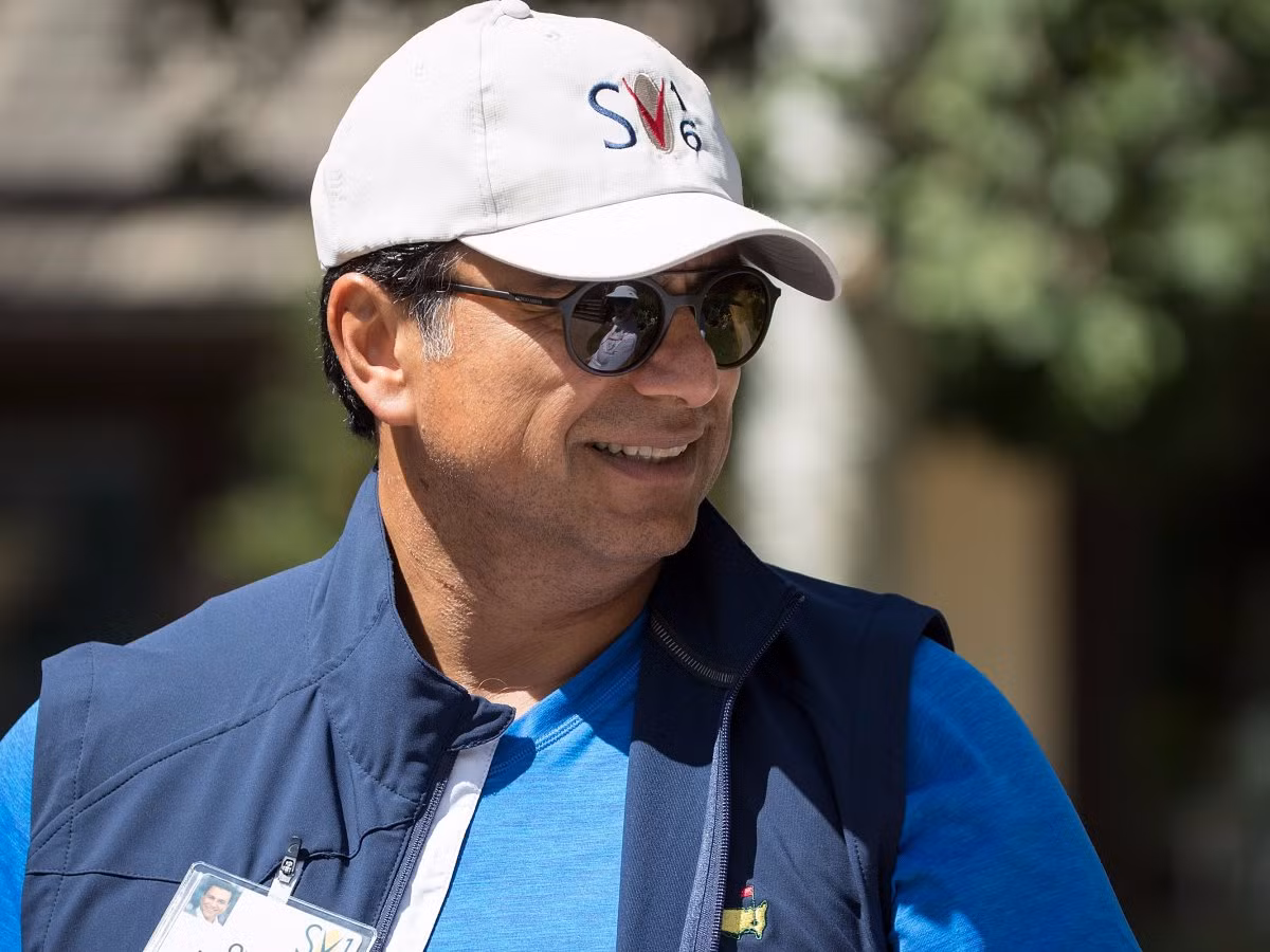 11. Omid Kordestani làm việc tại Google cách đây 16 năm trước khi lên đường gia nhập Twitter. Làm việc cho Google: Từ tháng 1 năm 1999 đến tháng 8 năm 2015. Vị trí gần đây nhất tại Google: Cố vấn cấp cao. Công việc hiện tại: Chủ tịch điều hành Twitter cho đến nay.