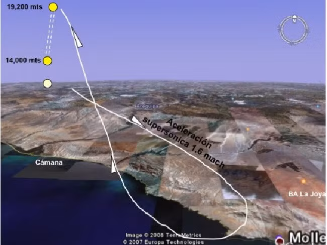 Noi am anh cua nguoi dan ong tung ban vao mot UFO-Hinh-3