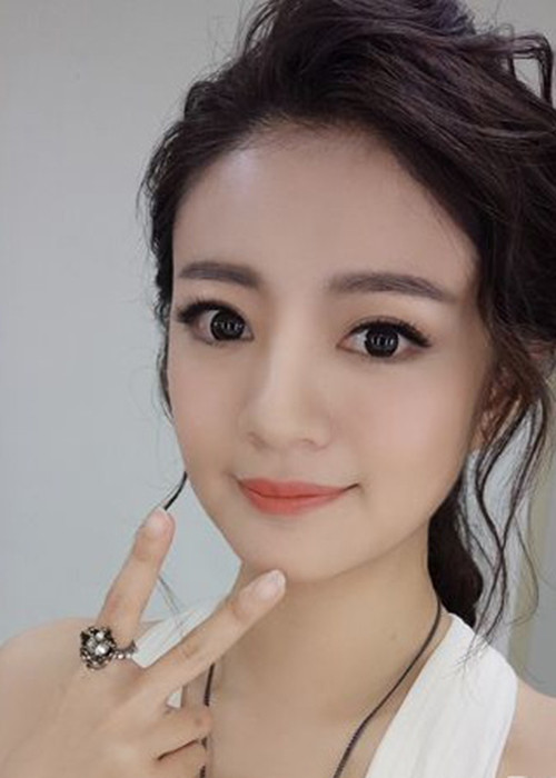 Cuộc sống trong mơ của An Dĩ Hiên khiến không ít người ghen tỵ. Ảnh: Weibo