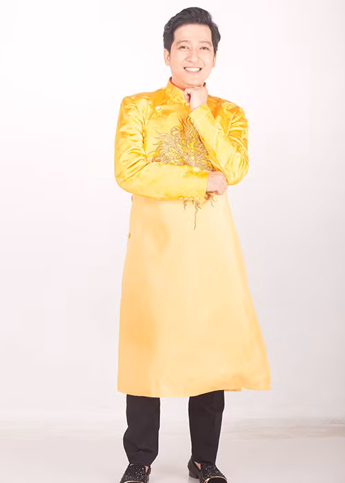 Bị ném đá vì ồn ào đời tư nhưng Trường Giang khiến không ít người phải khâm phục vì hành trình vượt khó thành danh của anh.