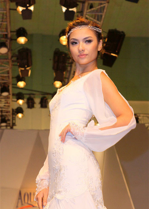 Buoc qua thoi gai hu, nguoi mau Hong Que gio ra sao?