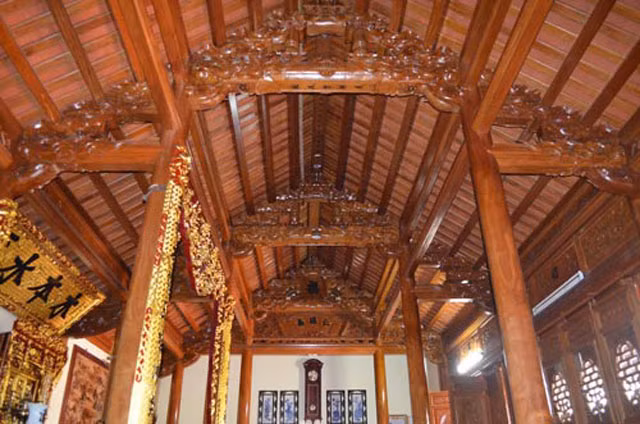 Bộ khung gỗ lim chắc chắn ở căn nhà 2 tỷ. Ảnh: Khám phá.