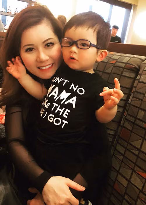 Con trai của Đan Trường ngày càng kháu khỉnh.