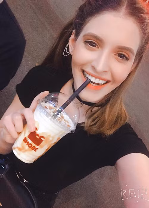 Ngoài hình ảnh trong công việc, An Tây vẫn thường xuyên cập nhật hình ảnh đời thường.