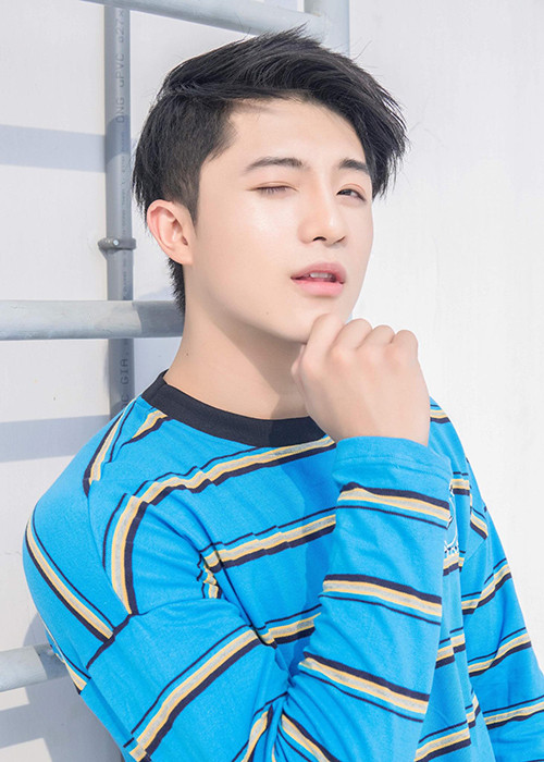 Nam diễn viên gốc Đài khoe ảnh đẹp đốn tin fans. Ảnh: Fanpage