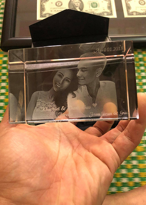 Khắc Việt khoe quà cưới của bạn bè dành cho vợ chồng anh là một trong những tin tức sao Việt trong ngày 23/3.