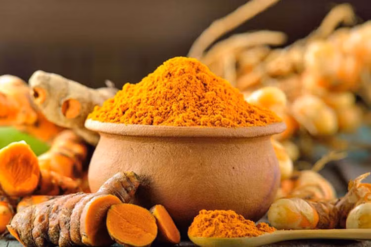 Nghệ giúp giảm viêm phổi và đây là tin tốt cho bệnh nhân hen. Nghệ chứa một chất gọi là curcumin giúp loại bỏ những chất sinh ung thư.