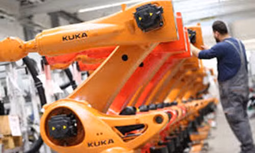 Dây chuyền sản xuất tại một nhà máy của Công ty Kuka chuyên sản xuất robot lớn nhất nước Đức.