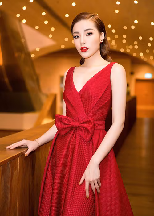 Hình ảnh vòng một không mấy phổng phao của Kỳ Duyên trước đây.