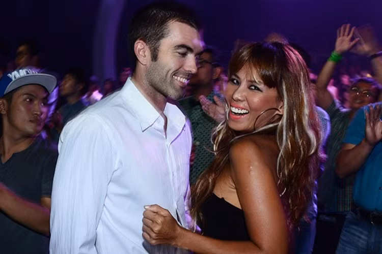 Trải qua một lần đò, Thúy Uyên tái hôn với một chàng trai quốc tịch Mỹ kém cô đến 13 tuổi sau 6 tháng hẹn hò. Ảnh: Zing