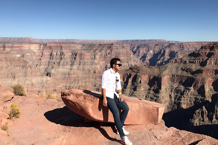 Hòa Minzy từng khen nửa kia của mình là người tuyệt vời. Anh chấp nhận hình xăm tên tình cũ Công Phượng của Hòa Minzy. Ảnh: FBNV