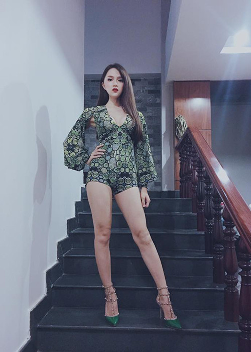 Hương Giang chuyển giới vào 7 năm trước. Hiện tại, cô sở hữu vóc dáng cân đối.