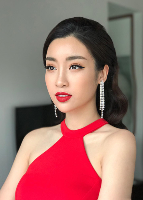 Hoa hậu Đỗ Mỹ Linh đẹp không tỳ vết.