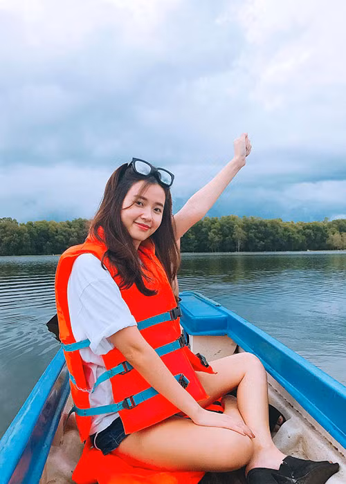 Midu cũng thường xuyên đi du lịch để giải tỏa căng thẳng.