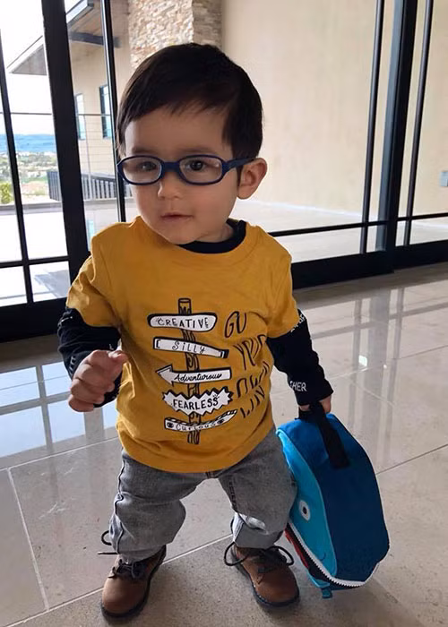 Bà xã của Đan Trường khoe ảnh con trai ngày đầu tiên đến trường học.