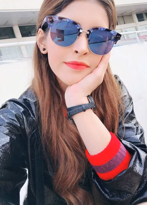 Nữ người mẫu kể cô bị mất điện thoại vào đầu tháng 3 và bị lộ thông tin cá nhân. Ảnh: FBNV