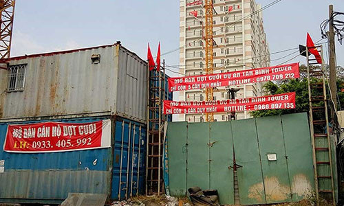 Theo dự kiến, Tân Bình Tower sẽ bàn giao nhà vào tháng 3/2016 nhưng hiện dự án vẫn chưa hoàn thiện.