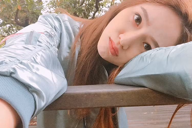 Hương Giang được nhận xét là người có khiếu hài hước, thông minh trong cách xử lý tình huống. Khi tham gia gameshow, cô thường xuyên mang lại tiếng cười cho mọi người.