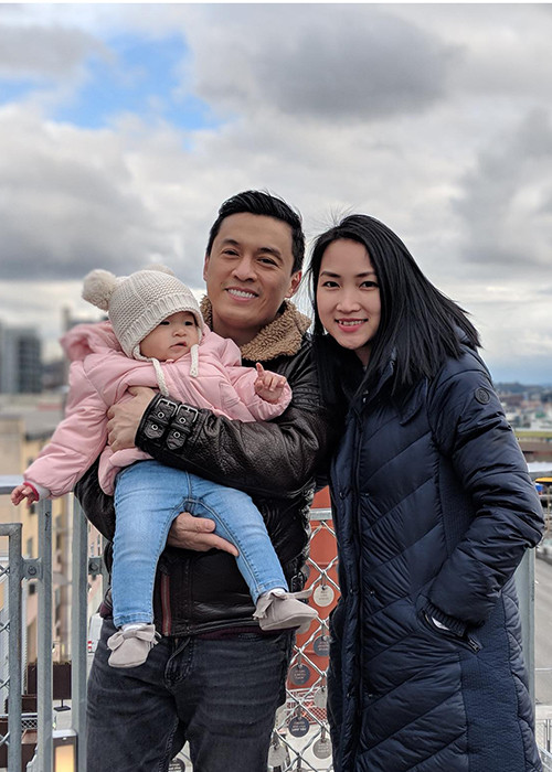 Vợ chồng sao Việt Lam Trường tự tay nấu xôi và chè để mừng con gái tròn 1 tuổi.