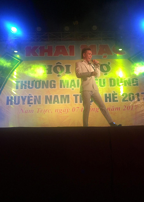 Giọng ca gốc Thanh Hóa còn là gương mặt khá quen thuộc tại các hội chợ ở miền Bắc.