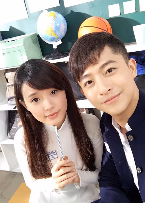 Sau đổ vỡ tình cảm, Midu tập trung hết sức mình cho công việc. Cô kinh doanh, đóng phim.