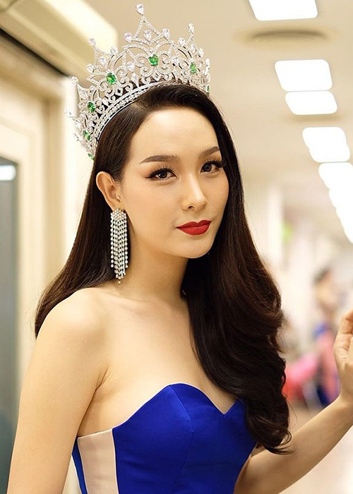 Mo Jiratchaya hiện là một trong những người đẹp chuyển giới nổi tiếng nhất nhì tại Thái Lan.