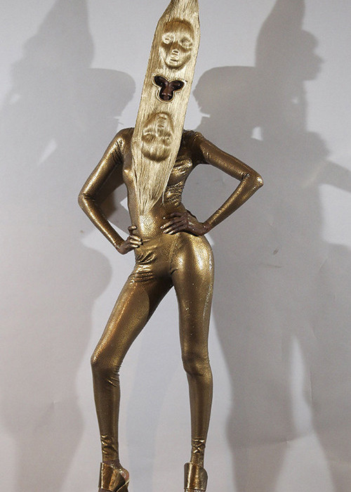 Các thiết kế của Charlie Le Mindu độc dị, không mang tính ứng dụng. Ảnh: Infonet