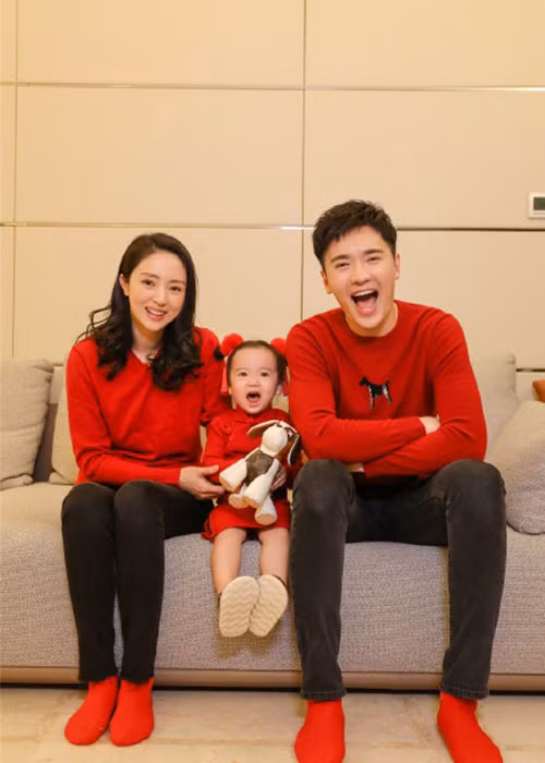 Trước khi vướng scandal, Cao Vân Tường được xem là người chồng quốc dân. Ảnh: Sina