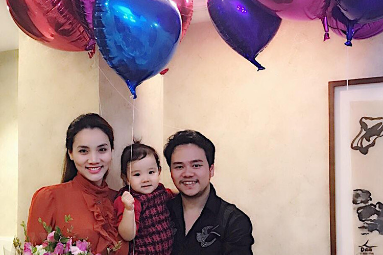 Sau khi lấy chồng, Trang Nhung ít xuất hiện trong các hoạt động giải trí mà chỉ chú tâm lo cho gia đình.