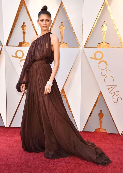 Zendaya cũng tham gia sự kiện. Cô là nữ diễn viên trẻ gây chú ý sau vai diễn trong phim "Bậc thầy của những giấc mơ".