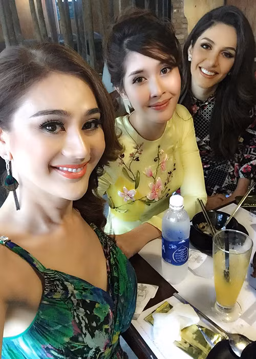 Lâm Khánh Chi hội ngộ 2 người bạn thân chuyển giới.