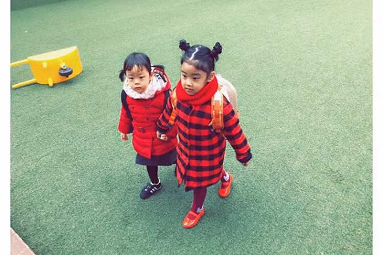 Tháng 11/2015, nữ diễn viên phim “Bản tình ca mùa đông” sinh con gái thứ hai kháu khỉnh. Ảnh: koreaboo