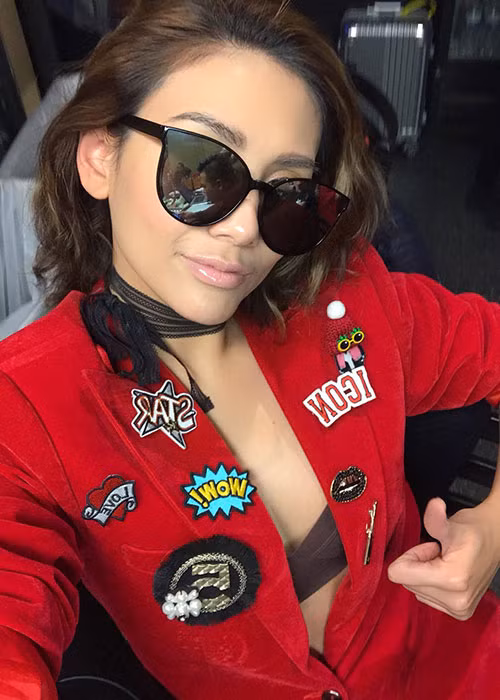 Hình ảnh vòng một sau 3 lần thu nhỏ của chân dài 8x. Ảnh: FBNV