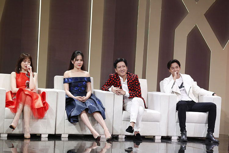 Hình ảnh Nam Em bên Trường Giang, Hari Won, Ngô Kiến Huy. Ảnh: HTV