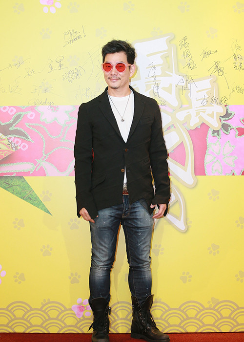 Nam diễn viên kiêm ca sĩ Nhậm Hiền Tề trẻ trung tại sự kiện. Anh từng đóng phim "Tân Sở Lưu Hương", "Tiếu ngạo giang hồ"... Ảnh: Sina