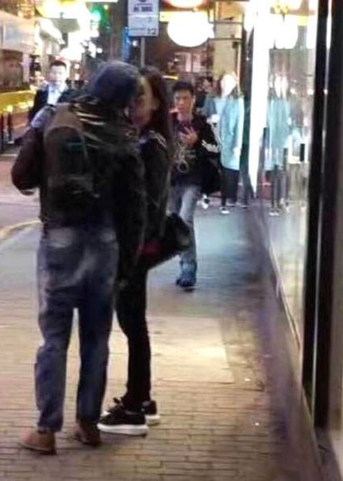 Vợ chồng Quách Phú Thành vẫn mặn nồng như hồi mới hẹn hò. Ảnh: News