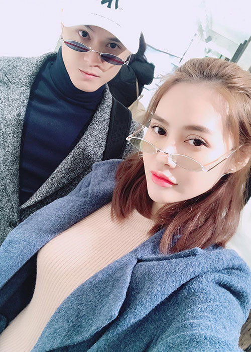 Linh Chi chia sẻ hình ảnh bên Lâm Vinh Hải mặc ồn ào.