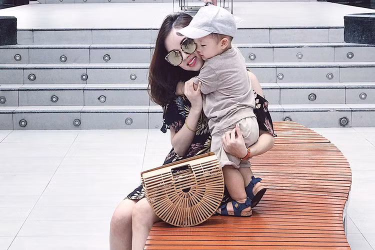 Nữ diễn viên phim "Nhật ký Vàng Anh" thường xuyên đưa con trai đi du lịch trong và ngoài nước.