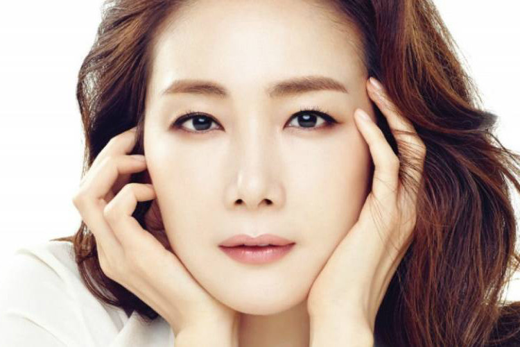 Theo công ty chủ quản, Choi Ji Woo kết hôn sau gần 1 năm hẹn hò.