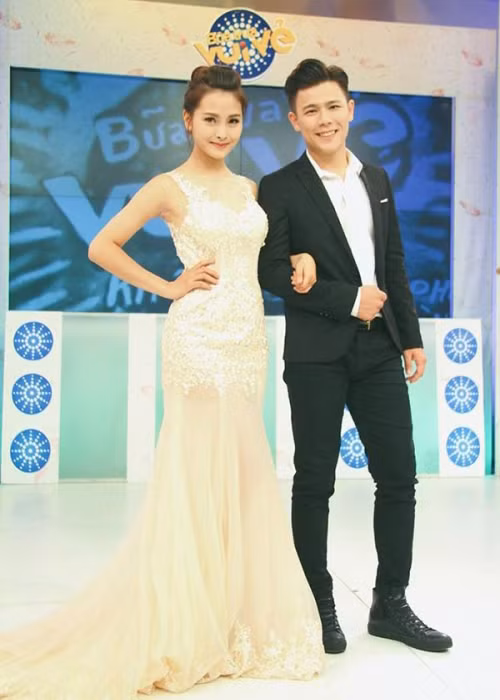 Ngoài vai trò vũ công, Anh Huy còn là một MC. Chương trình gây ấn tượng nhất của anh đến nay là Bữa trưa vui vẻ. Ảnh: Saostar