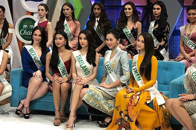 Đại diện Việt Nam nổi bật bên dàn thí sinh Hoa hậu Chuyển giới Quốc tế 2018. Ảnh: FBNV
