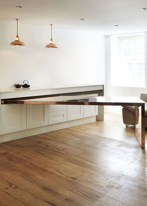 Vấn đề: Không có nơi bố trí bàn ăn: Nếu bạn cảm thấy căn phòng nhà mình không có nơi để bố trí bàn ăn. Hãy thử mẫu bàn ăn gấp được thiết kế siêu độc đáo như thế này.