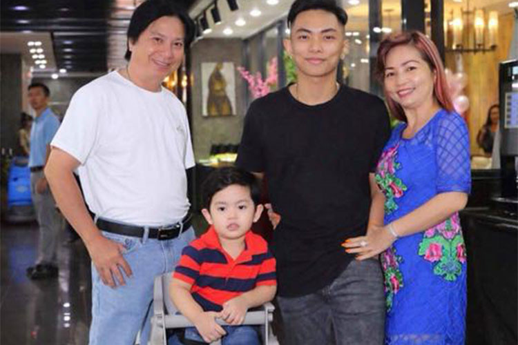  Hot Face sao Việt 24h: Phan Hiển gửi lời yêu thương đến mẹ của anh: “Con yêu mẹ nhiều lắm. Con hạnh phúc vì con là con của mẹ - một người mẹ đảm đang và nhân hậu”.